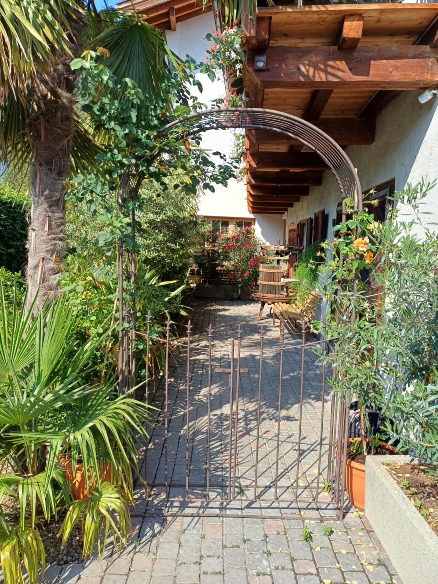 Neuprantl Apartments Lana Extérieur photo